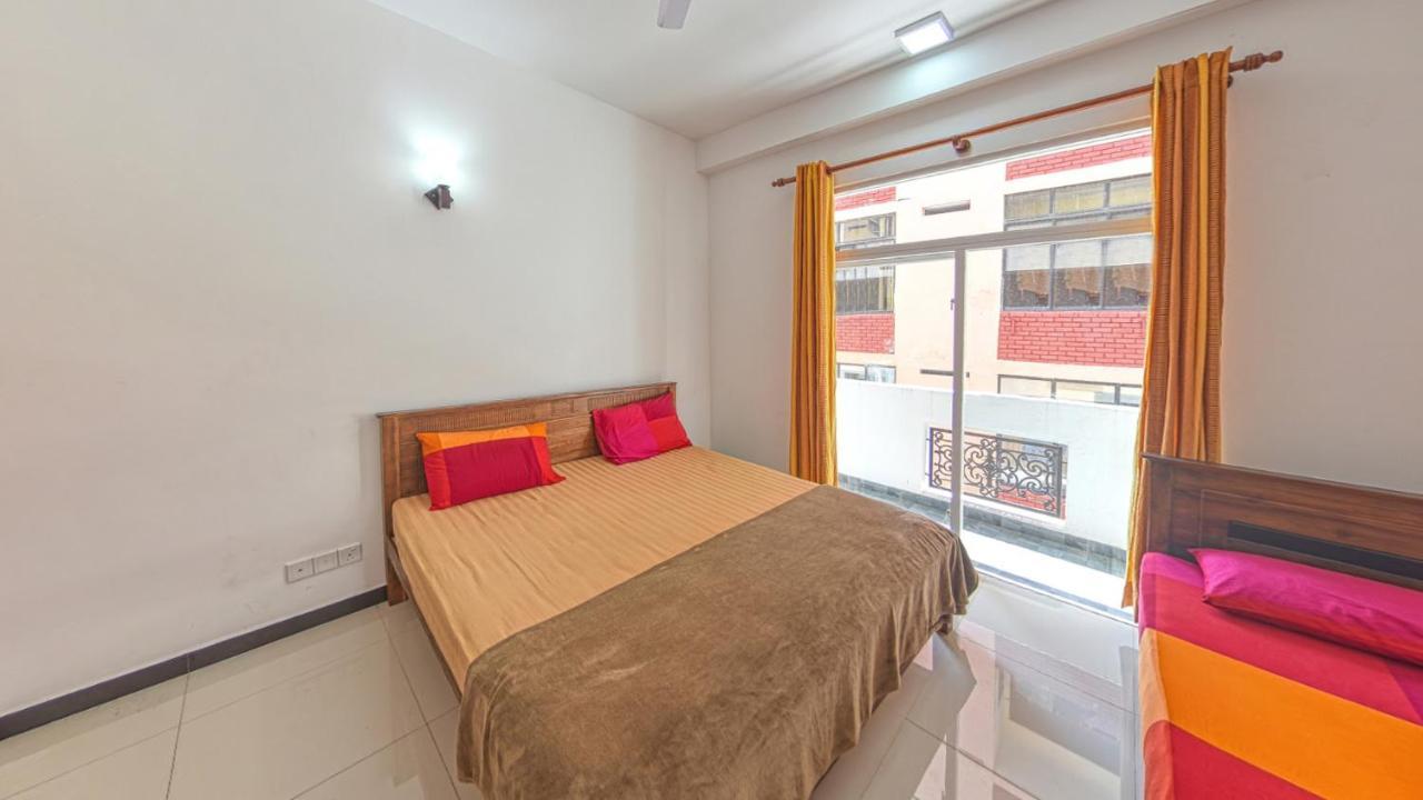 Ocean Breeze Apartment Colombo Luaran gambar