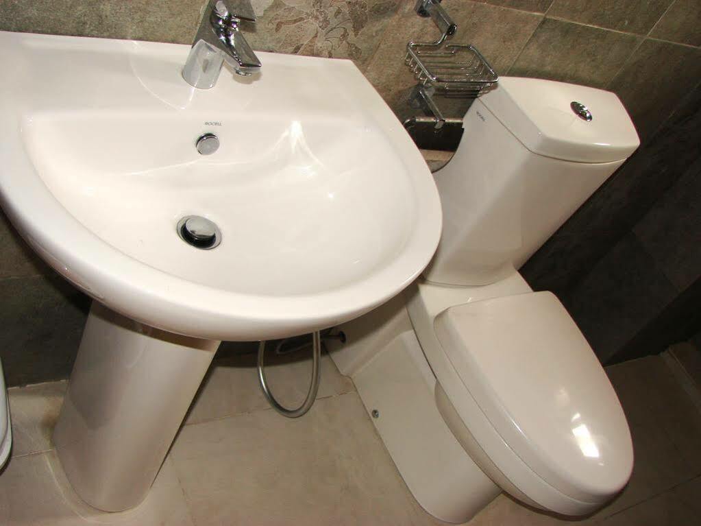 Ocean Breeze Apartment Colombo Luaran gambar