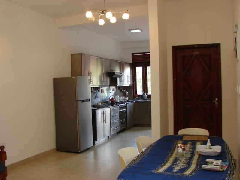 Ocean Breeze Apartment Colombo Luaran gambar